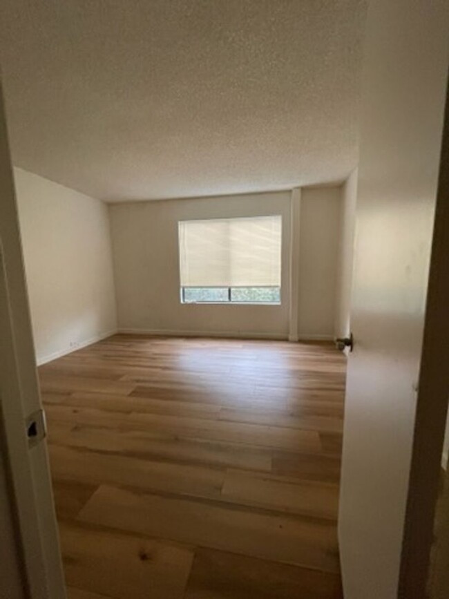 Foto del edificio - 4BD 2BA Townhouse located in Mira Mesa