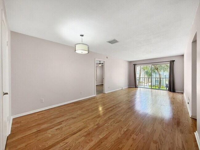 Photo - 4607 W Fig St Apartment