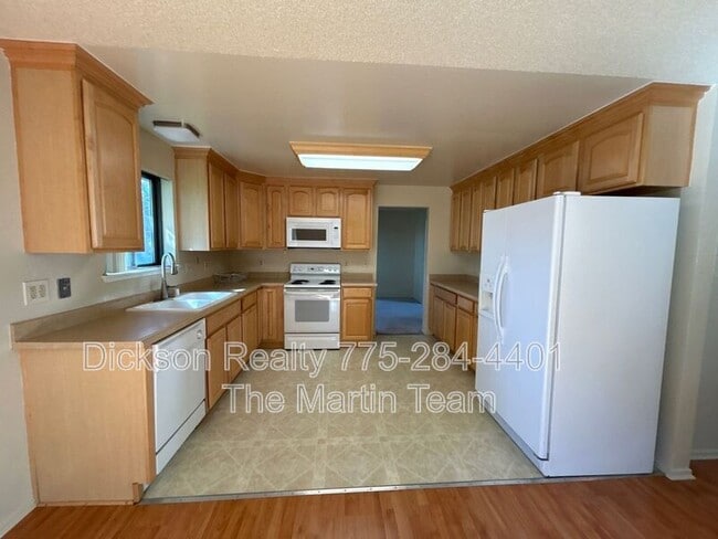 Building Photo - 907 Camino Real Dr