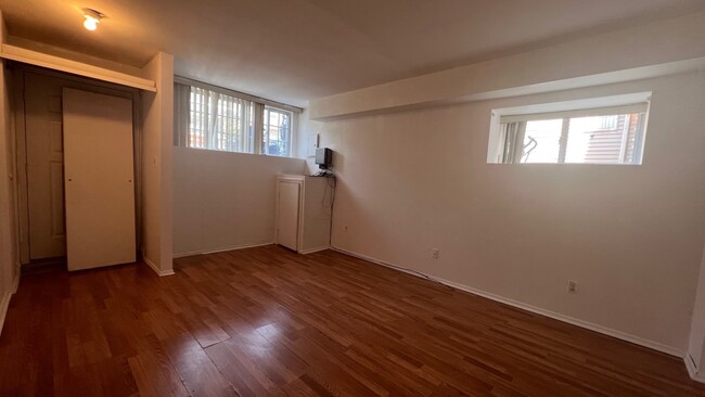 Building Photo - 49 Latourette Ln
