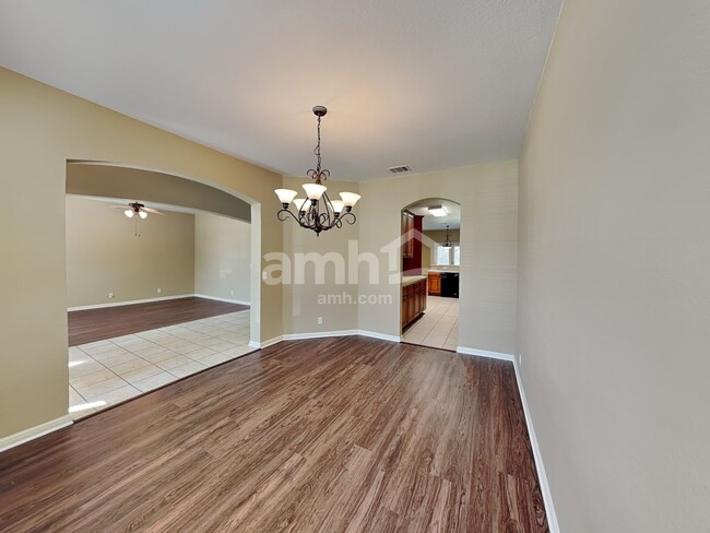Building Photo - 204 Ambrose Drive