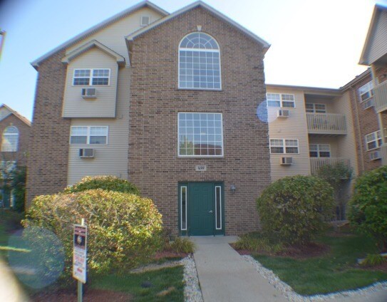 Foto del edificio - 430 Cunat Blvd.