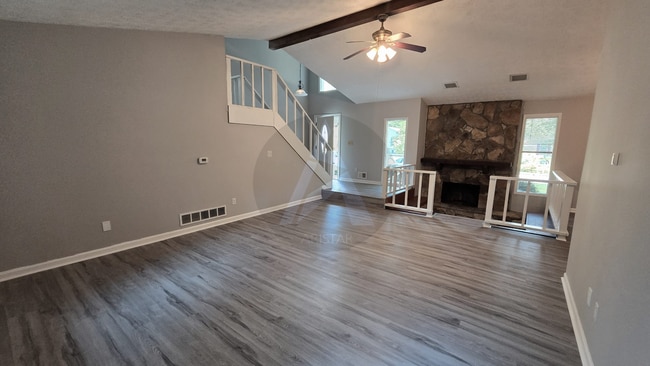 Building Photo - 180 Moonshadow Ct