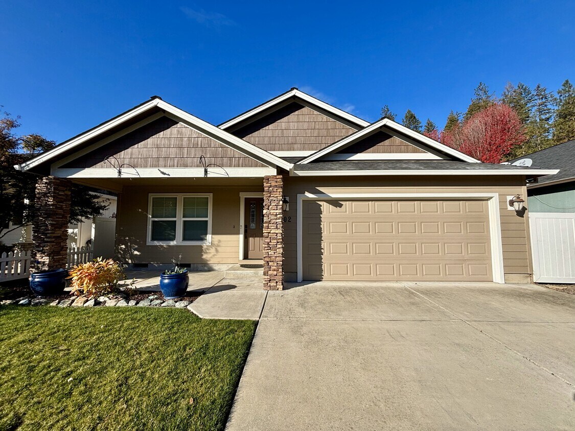 Foto principal - 102 Westbrook Dr