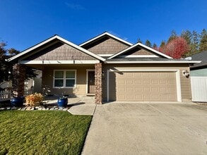 Building Photo - 102 Westbrook Dr