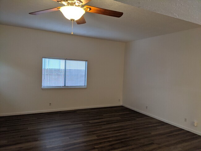 Foto del edificio - 7220 Chickadee Ln NE