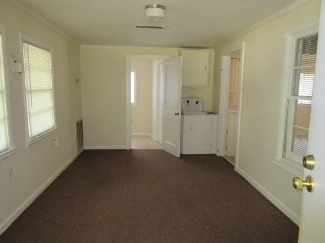 Building Photo - 600 Pinewood Rd