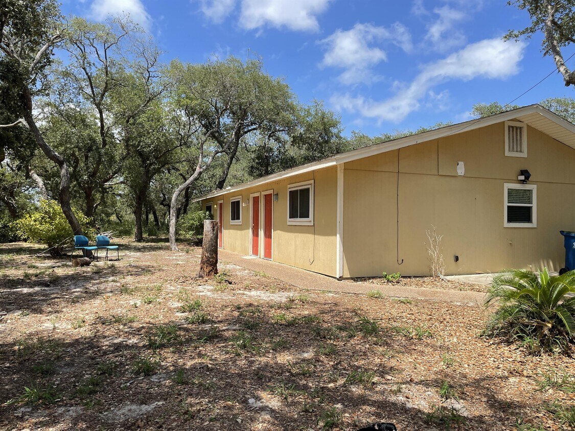 Primary Photo - 2409 Mesquite St