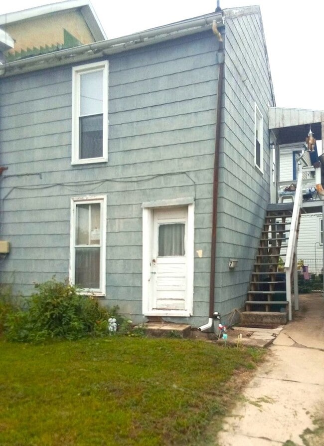 Building Photo - 5-7 W North St