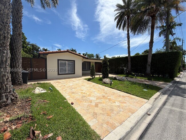 Foto del edificio - 9341 Dickens Ave
