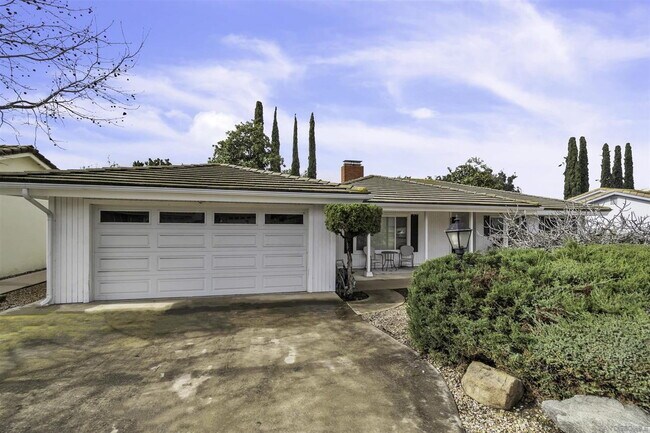 Building Photo - FULLY FURNISHED Mid-Century Modern 3 Bed R...