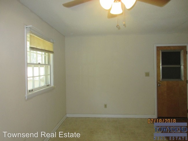 Building Photo - 3 br, 1.5 bath House - 2904 Collingwood St.