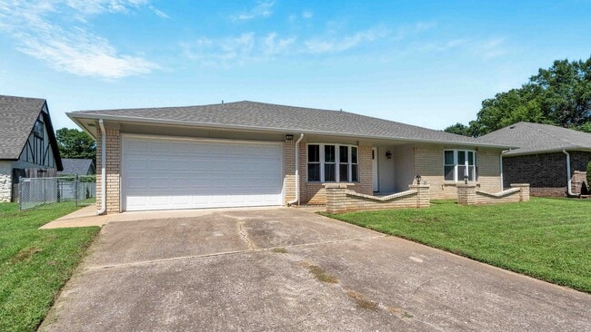 Foto del edificio - 3 Bed | 2 Bath in Broken Arrow!