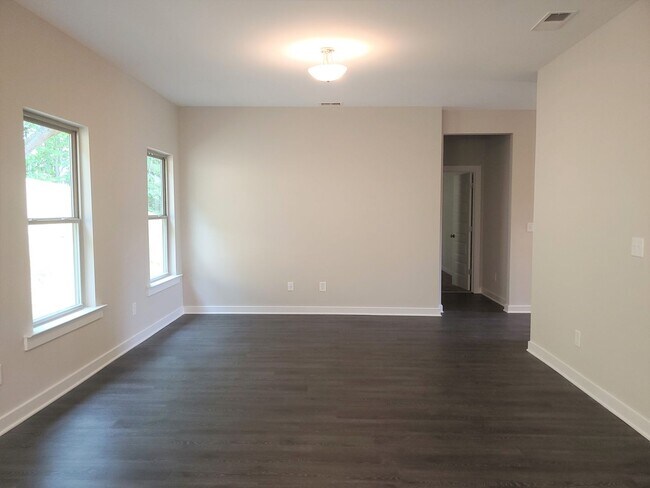 Building Photo - Home for Rent in Clanton, AL...Available N...