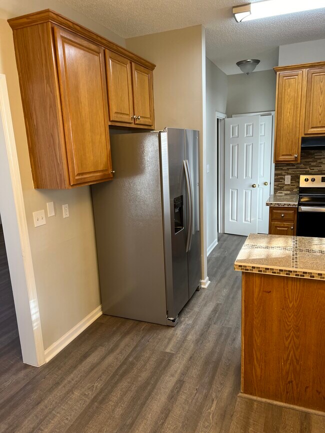Foto del edificio - 8415 Bedford Green Ln