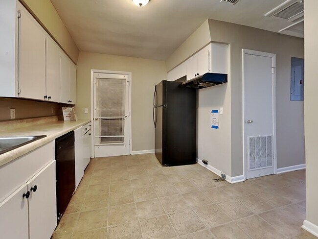 Foto del edificio - 1332 Arlingwood Ave