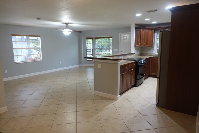 Foto del edificio - 7607 S Sherrill St