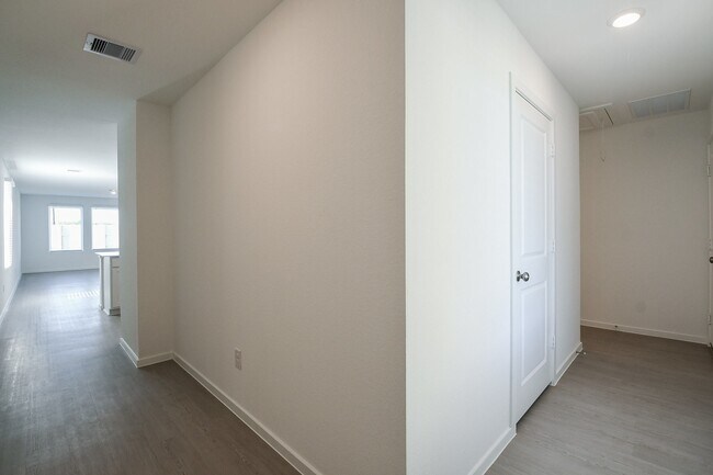 Foto del edificio - 6871 Flowering Ginger Ln