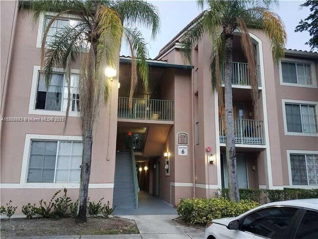 Foto del edificio - 12112 St.Andrews Pl
