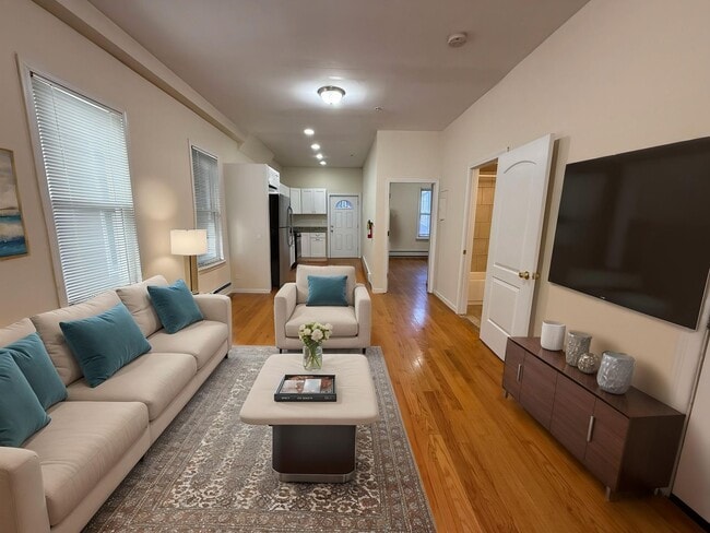 Photo - 16 Che Apartment