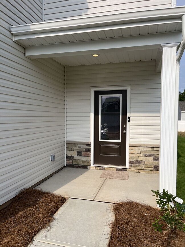 Building Photo - Brand New 3 Bed House in East Charlotte