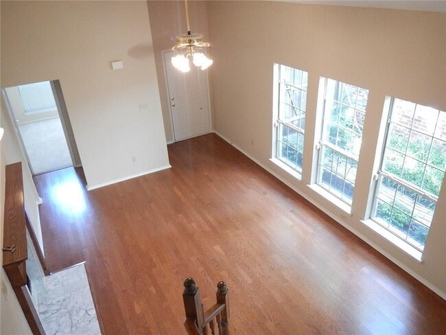 Building Photo - 518 Raintree Cir