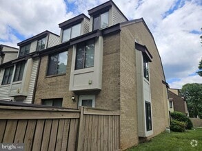 Building Photo - 9814 Brookridge Ct