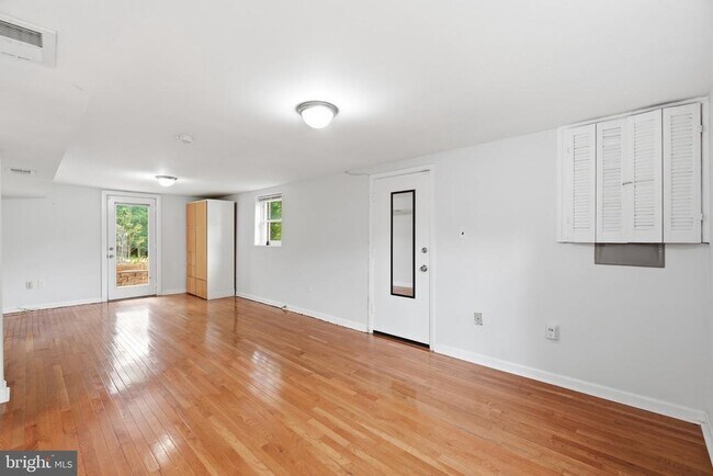 Building Photo - 7545 Axton St