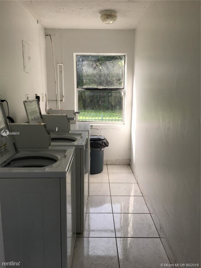 Building Photo - 1 br, 1 bath  - The Twelve condo