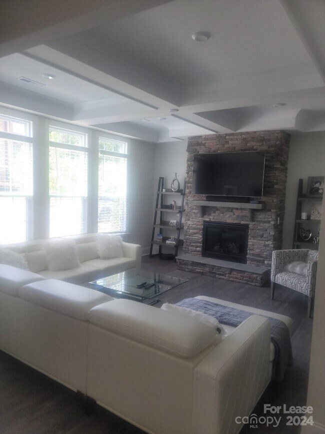 Foto del edificio - 5731 Ardrey Kell Rd