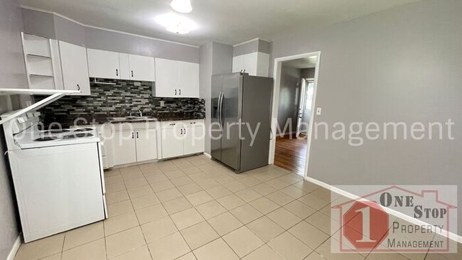 Building Photo - Beautifully 3 Bedroom, 2 Bath home in Rayt...