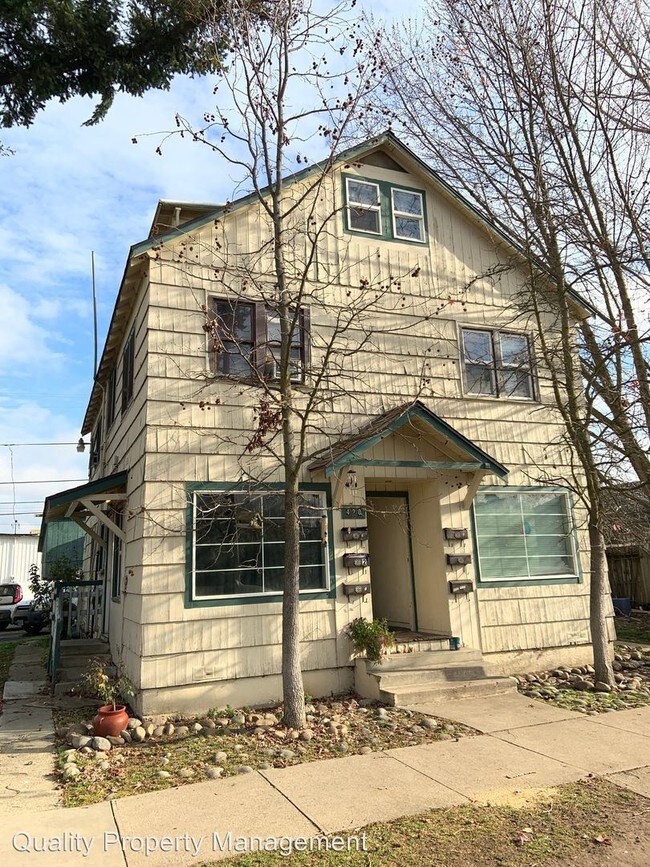Building Photo - 420 N Grape St