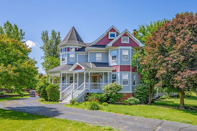 Building Photo - 45W235 Hillview Ln