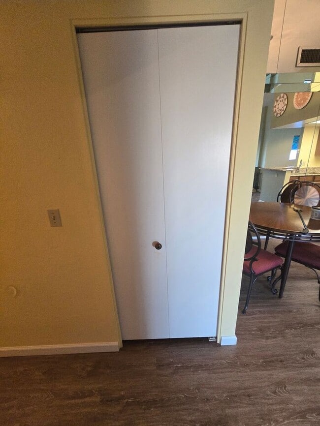 Building Photo - 7909 E Colette Cir