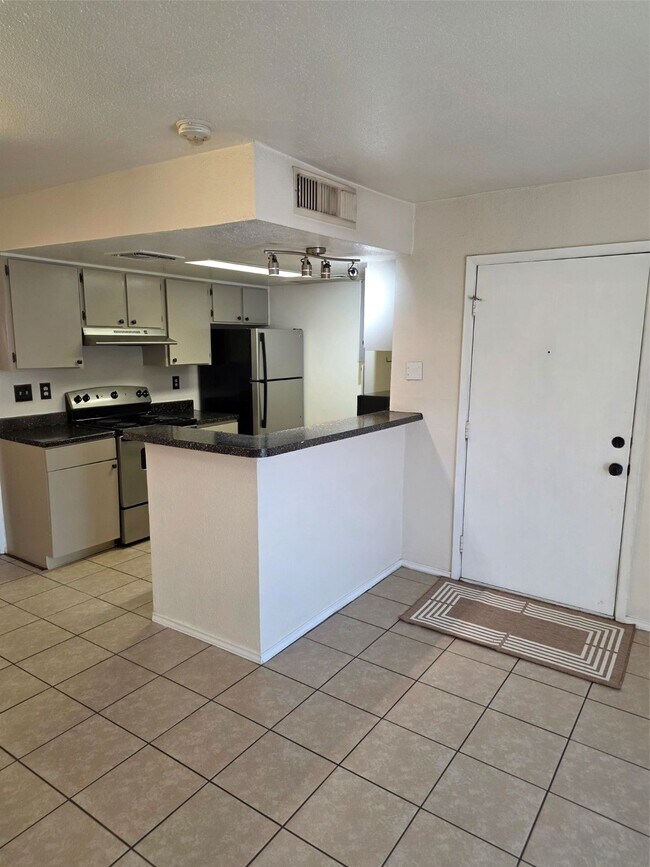 Foto del edificio - 12905 Woodforest Blvd