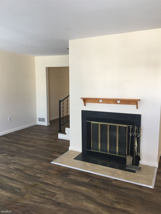 Building Photo - 3 br, 2.5 bath House - 2376 S 10th street