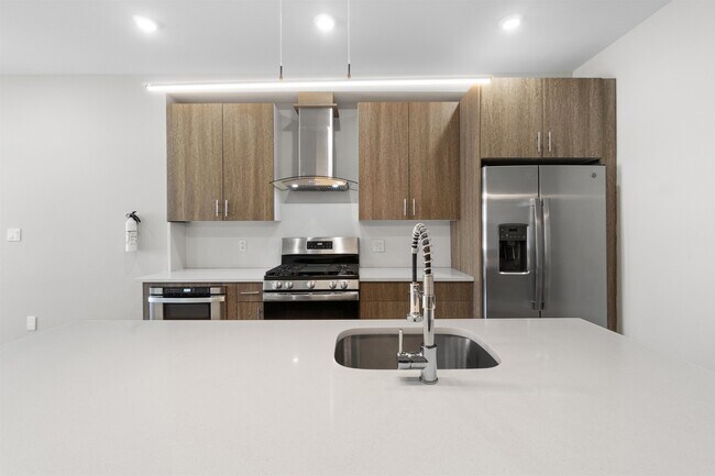 Foto del edificio - 206 FREEMAN Ave