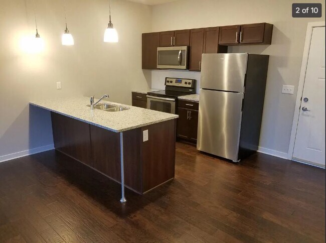 Building Photo - 1122 Litton Ave