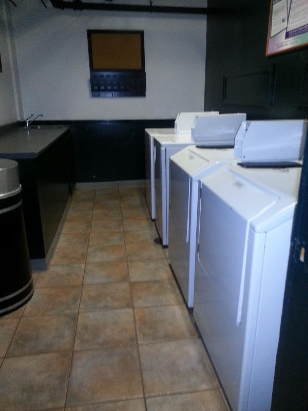 Foto del edificio - 89 Park Dr