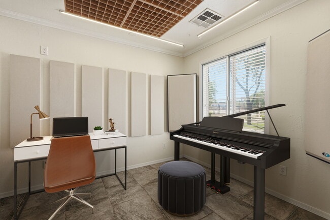 Photo - 109 W Commerce Ct Townhome