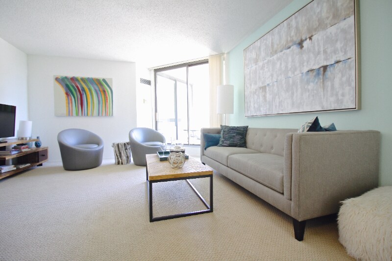 Foto principal - 770 N Dearborn St