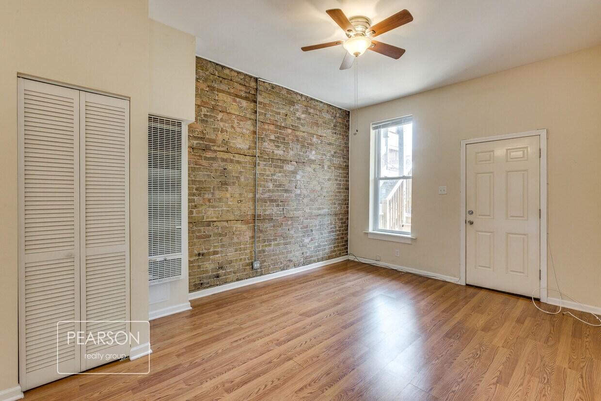 Primary Photo - 1453 W Huron St