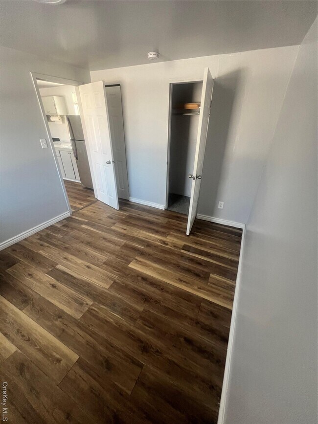 Foto del edificio - 41 Sunny Acres Rd