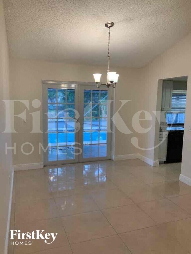 Foto del edificio - 8410 NW 27th Pl