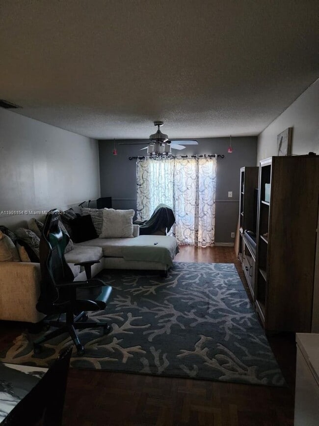 Building Photo - 2221 Sherman Cir