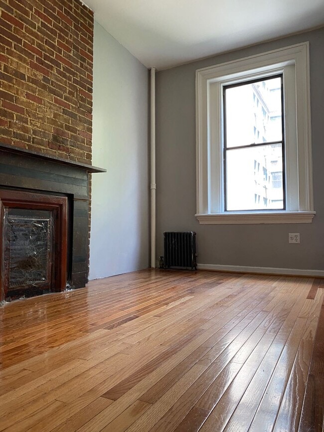 Building Photo - 328 W 45th St