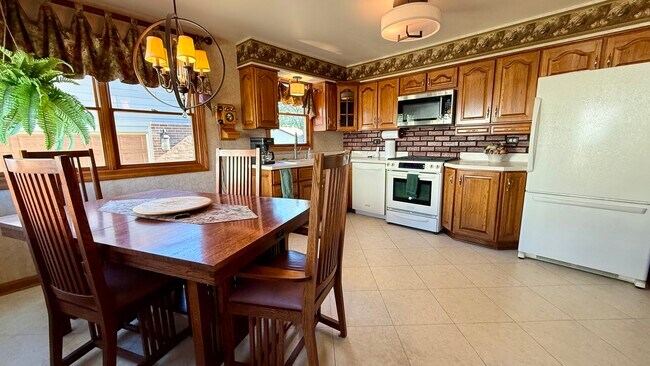 Foto del edificio - 12913 Crestbrook Ct