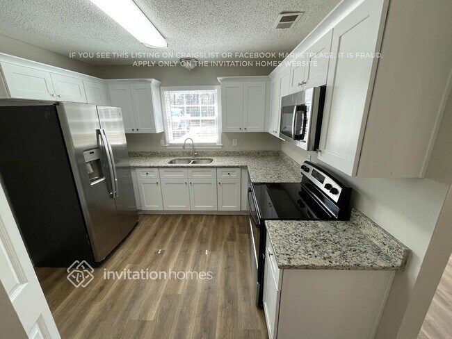 Foto del edificio - 10437 White Pine Rd
