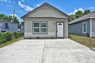 Building Photo - 11913 Nelwood St