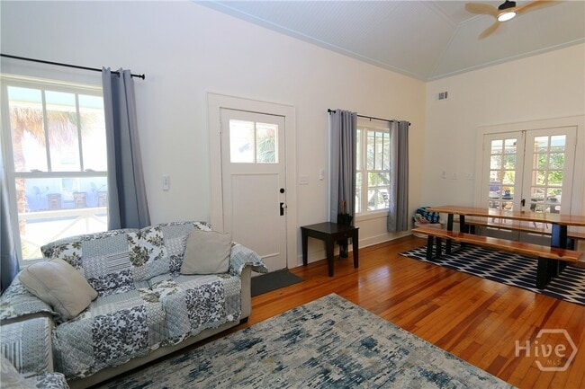 Building Photo - 201 Lovell Ave